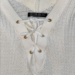 🔲White sweater🔲